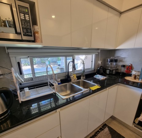 Retasado. Venta EXCELENTE casa barrio Country Los Pasos del Jockey 3 dormitorios. 1 dorm. en planta baja con baño en suite