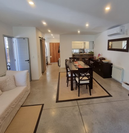 Retasado. Venta EXCELENTE casa barrio Country Los Pasos del Jockey 3 dormitorios. 1 dorm. en planta baja con baño en suite