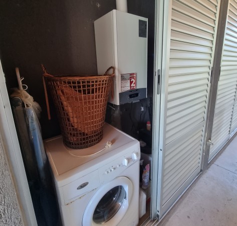 Retasado. Venta EXCELENTE casa barrio Country Los Pasos del Jockey 3 dormitorios. 1 dorm. en planta baja con baño en suite