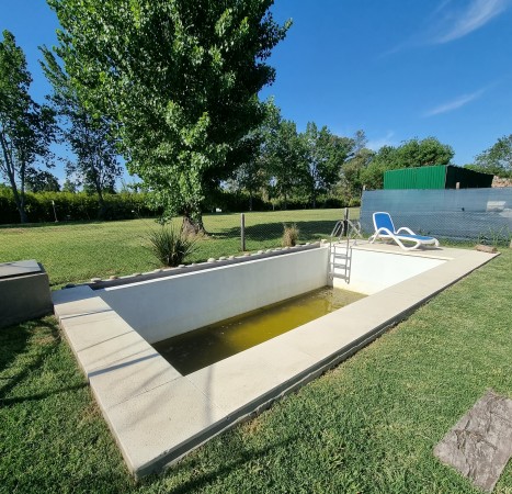 Retasado. Venta EXCELENTE casa barrio Country Los Pasos del Jockey 3 dormitorios. 1 dorm. en planta baja con baño en suite