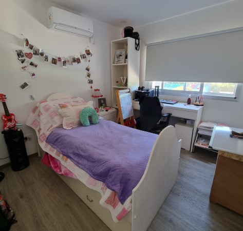 Retasado. Venta EXCELENTE casa barrio Country Los Pasos del Jockey 3 dormitorios. 1 dorm. en planta baja con baño en suite