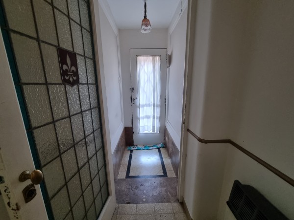 CASA 3 DORMITORIOS EN BARRIO SARMIENTO CON GARAGE Y PATIO