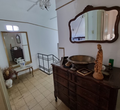 CASA 3 DORMITORIOS EN BARRIO SARMIENTO CON GARAGE Y PATIO