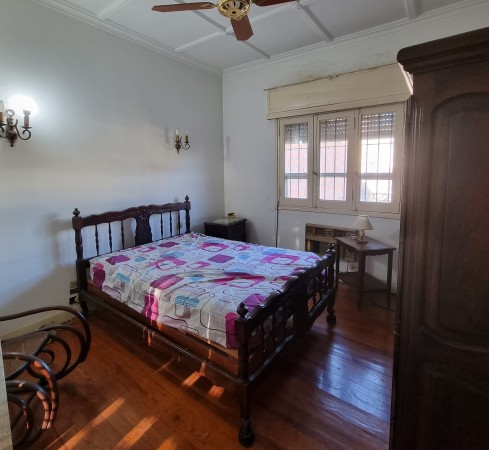 CASA 3 DORMITORIOS EN BARRIO SARMIENTO CON GARAGE Y PATIO