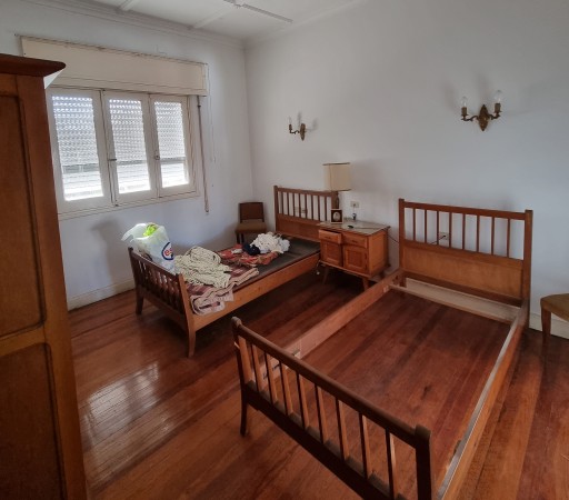 CASA 3 DORMITORIOS EN BARRIO SARMIENTO CON GARAGE Y PATIO