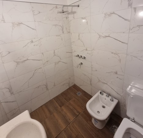 VENTA CASA ECHESORTU 80m2 exclusivos, 2 DORMITORIOS 2 BANOS, TERRAZA CON PARRILLERO