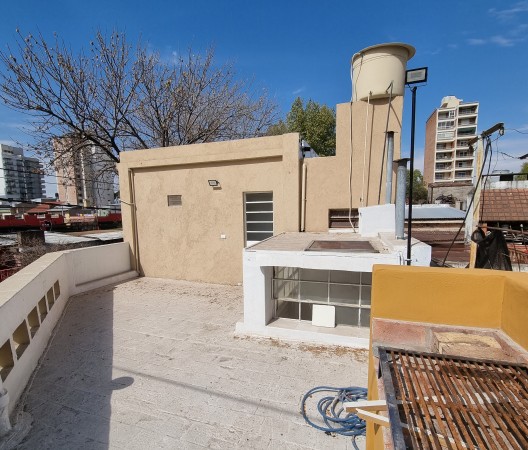 VENTA CASA ECHESORTU 80m2 exclusivos, 2 DORMITORIOS 2 BANOS, TERRAZA CON PARRILLERO