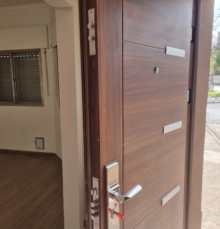 VENTA CASA ECHESORTU 80m2 exclusivos, 2 DORMITORIOS 2 BANOS, TERRAZA CON PARRILLERO