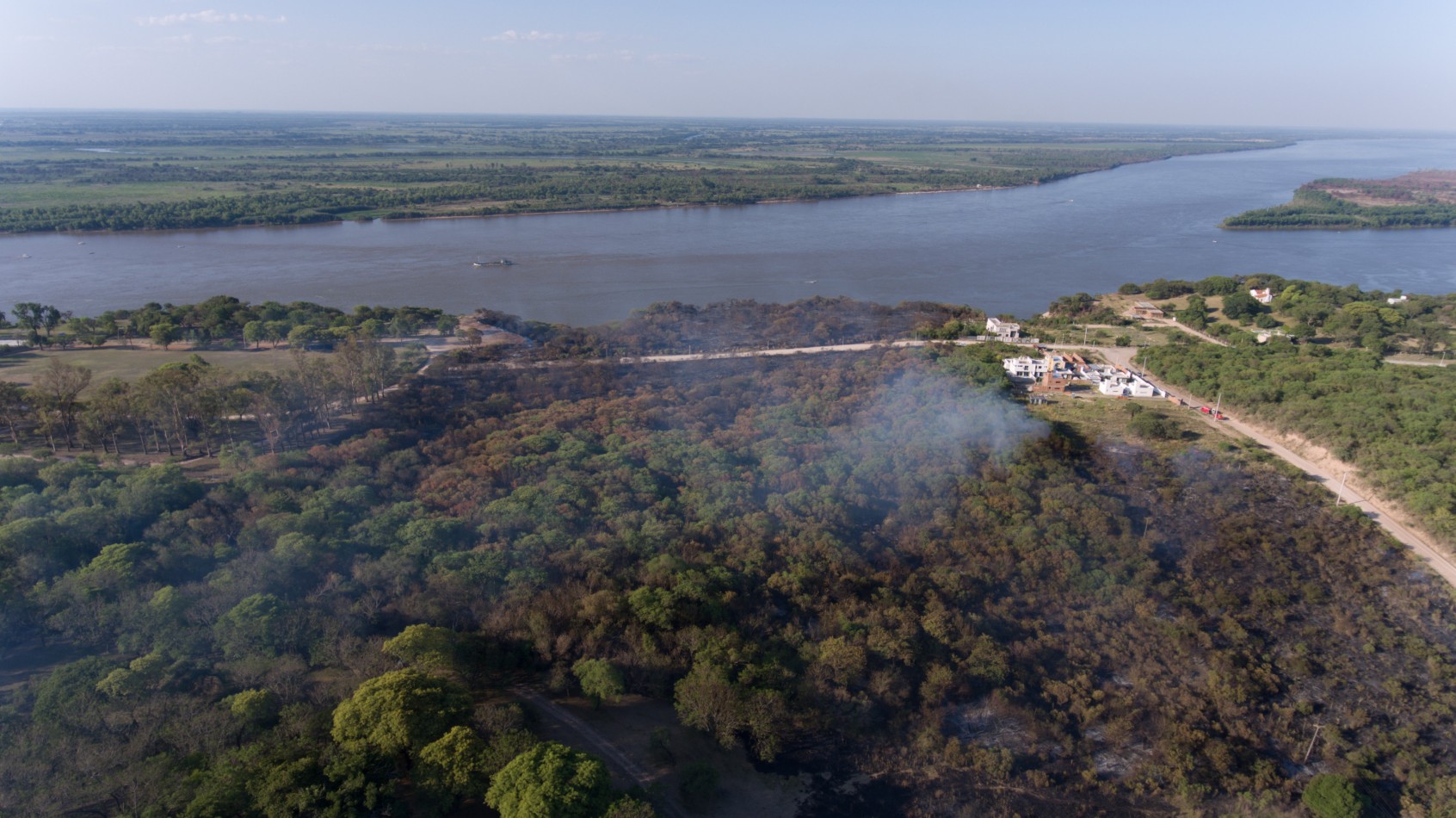 VENTA TERRENO EN PARANA CON SALIDA HACIA EL RIO DE 11 HECTAREAS