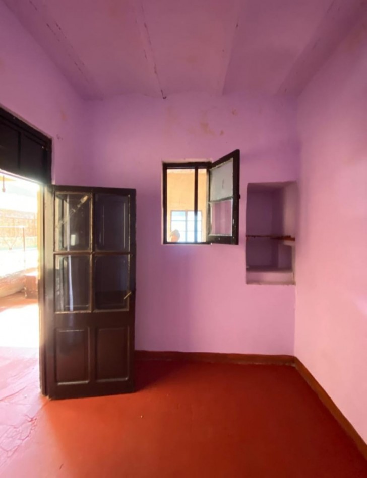 RETASADA !!!!!!  IMPORTANTE CASA LAPRIDA al 800 PLANTA BAJA Y PLANTA ALTA A RECICLAR 