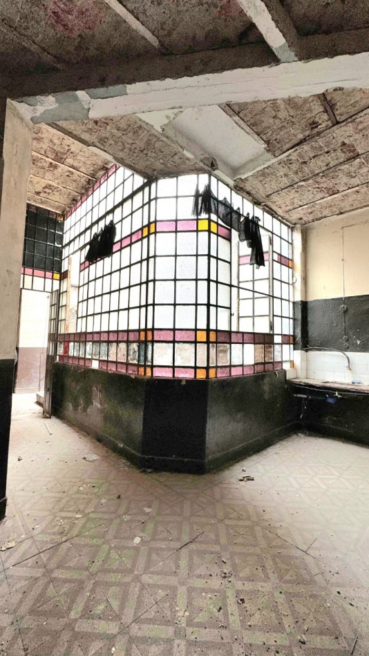 RETASADA !!!!!!  IMPORTANTE CASA LAPRIDA al 800 PLANTA BAJA Y PLANTA ALTA A RECICLAR 