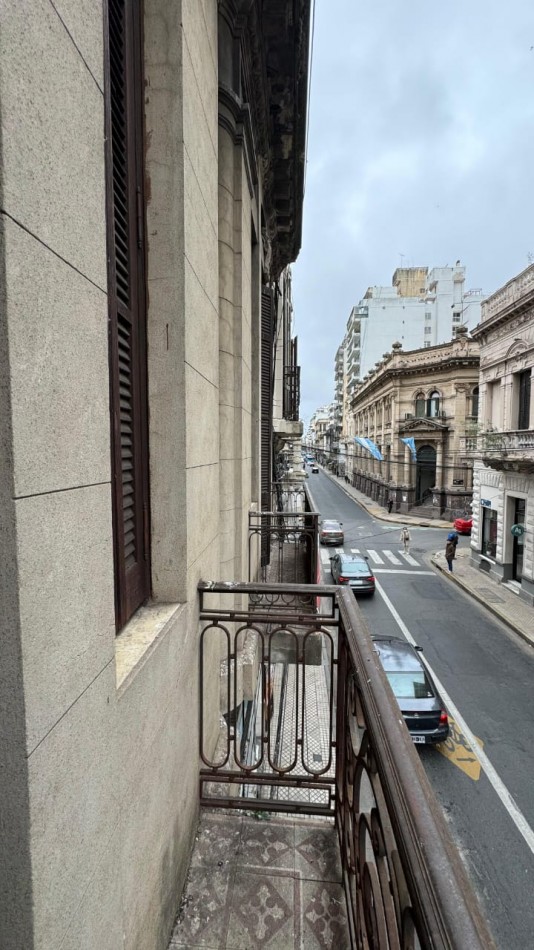 RETASADA !!!!!!  IMPORTANTE CASA LAPRIDA al 800 PLANTA BAJA Y PLANTA ALTA A RECICLAR 