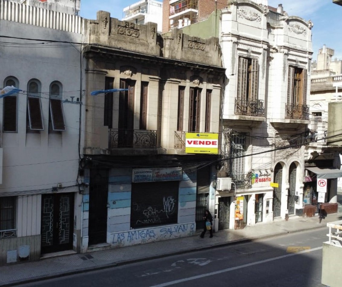 RETASADA !!!!!!  IMPORTANTE CASA LAPRIDA al 800 PLANTA BAJA Y PLANTA ALTA A RECICLAR 