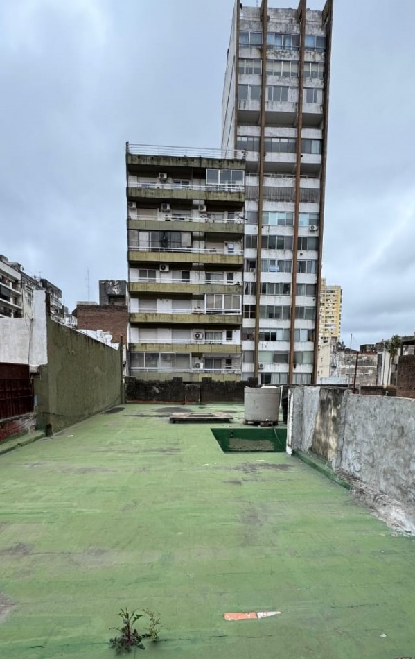 RETASADA !!!!!!  IMPORTANTE CASA LAPRIDA al 800 PLANTA BAJA Y PLANTA ALTA A RECICLAR 