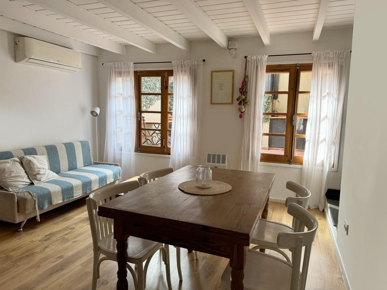 RETASADO  VENTA PASILLO 2 DORMITORIOS IMPECABLE EN REFINERIA 79 m2 exclusivos mas patio con parrillero.