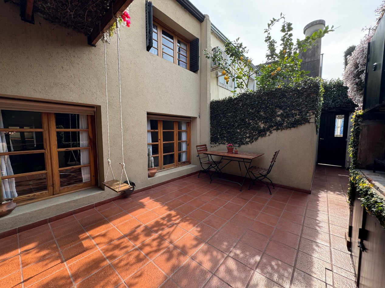 RETASADO  VENTA PASILLO 2 DORMITORIOS IMPECABLE EN REFINERIA 79 m2 exclusivos mas patio con parrillero.