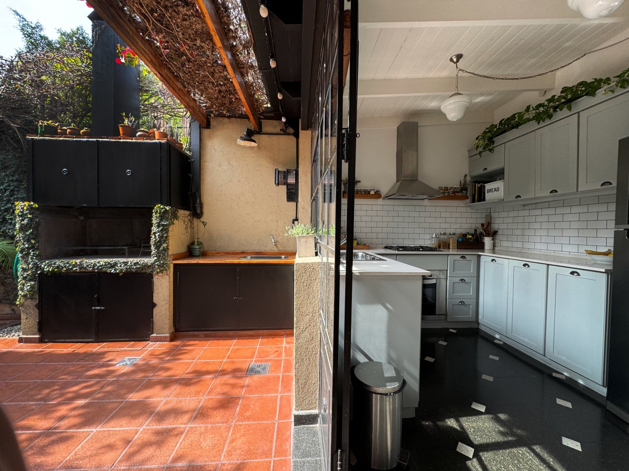 RETASADO  VENTA PASILLO 2 DORMITORIOS IMPECABLE EN REFINERIA 79 m2 exclusivos mas patio con parrillero.