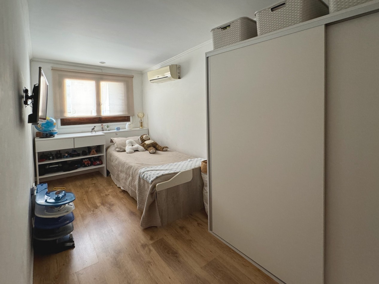 RETASADO  VENTA PASILLO 2 DORMITORIOS IMPECABLE EN REFINERIA 79 m2 exclusivos mas patio con parrillero.