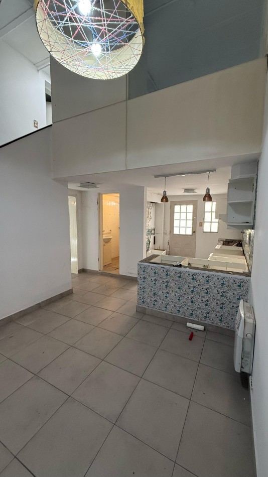 RETASADA 2 CASAS MUY AMPLIAS DE 2 DORMITORIOS CON COCHERAS Y PATIO EN NANSEN 686 