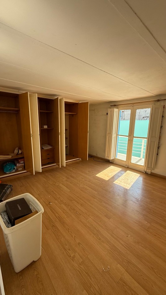 RETASADA 2 CASAS MUY AMPLIAS DE 2 DORMITORIOS CON COCHERAS Y PATIO EN NANSEN 686 