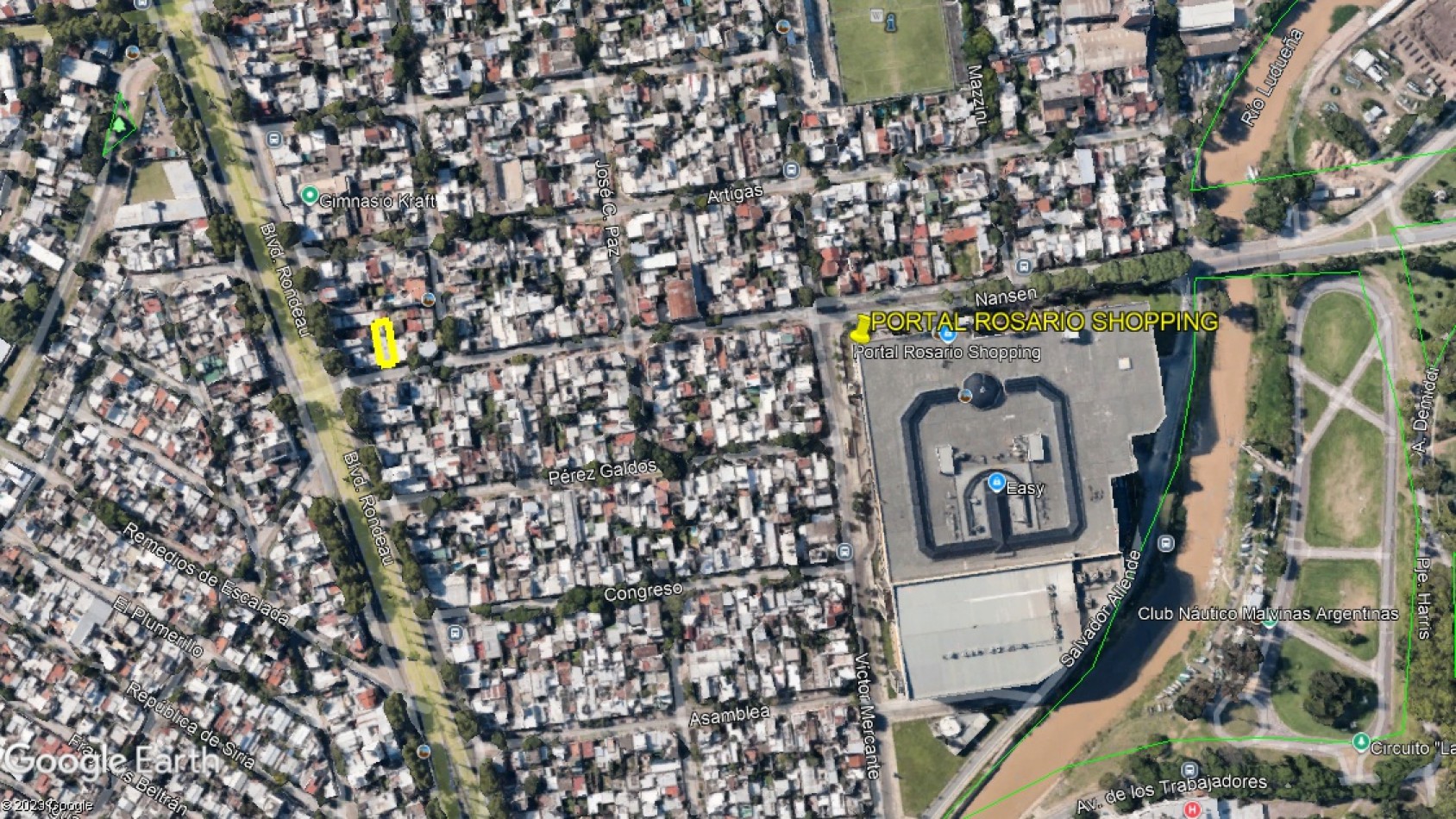 RETASADA 2 CASAS MUY AMPLIAS DE 2 DORMITORIOS CON COCHERAS Y PATIO EN NANSEN 686 