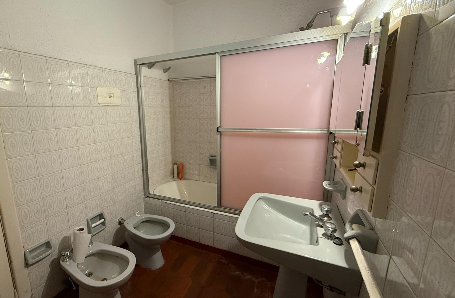 CASA PLANTA BAJA DE 2 o 3 DORMITORIOS Y PATIO