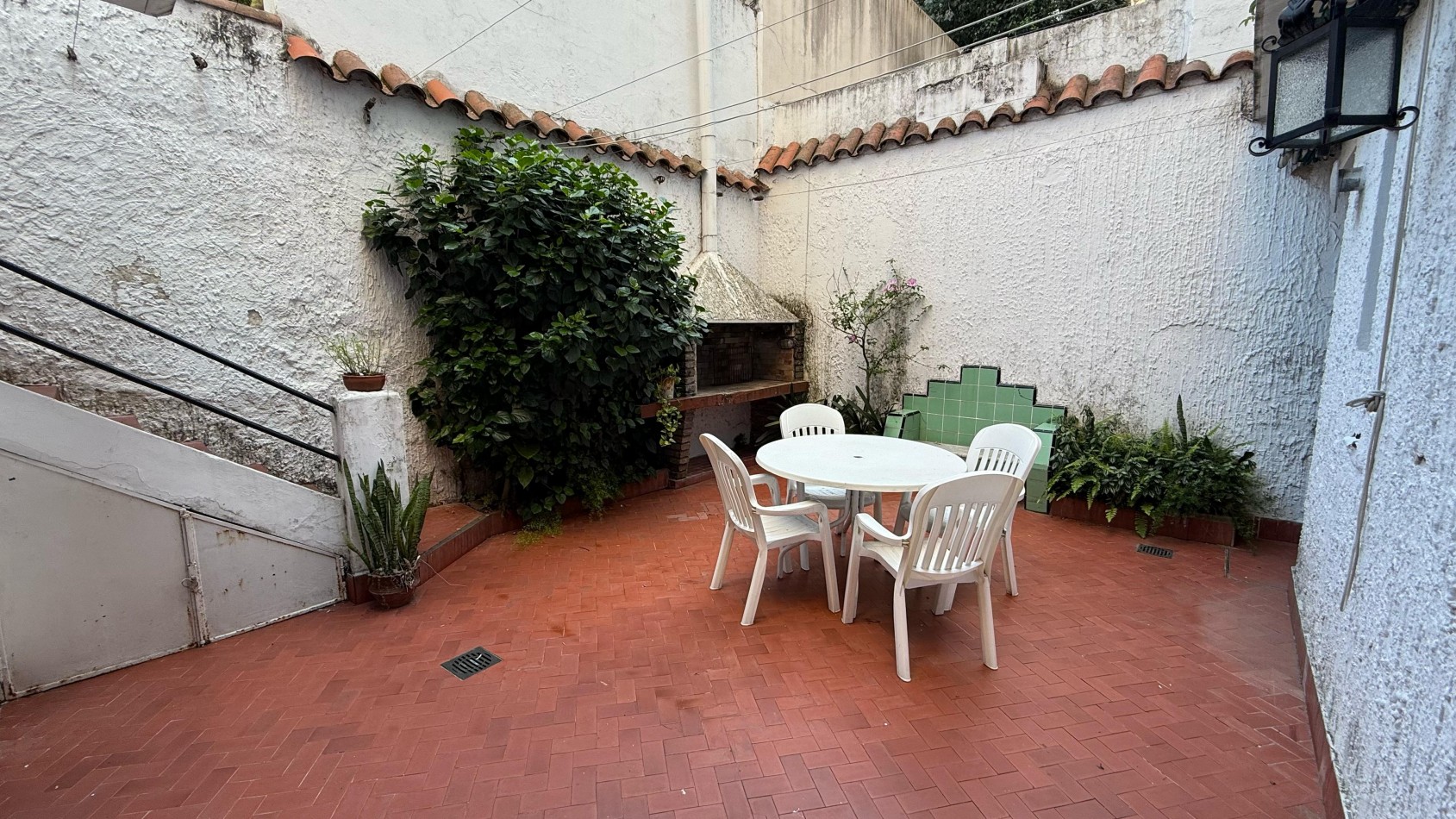 CASA PLANTA BAJA DE 2 o 3 DORMITORIOS Y PATIO