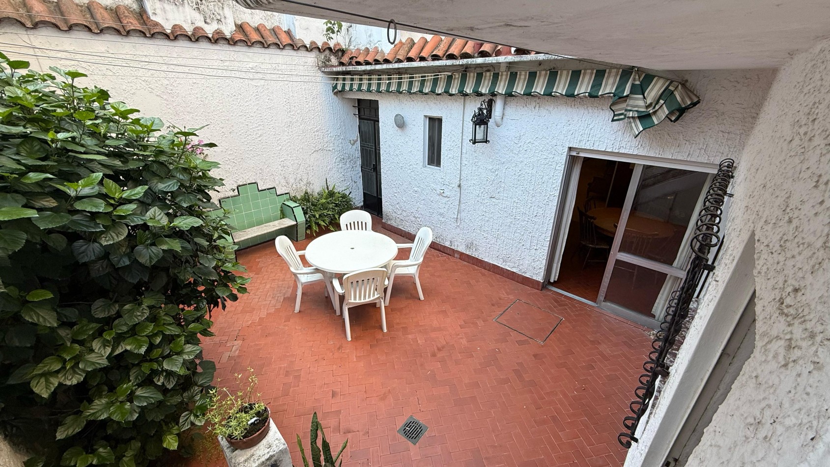 CASA PLANTA BAJA DE 2 o 3 DORMITORIOS Y PATIO