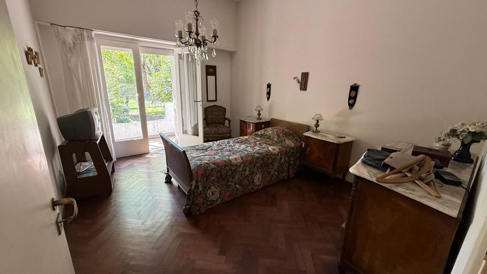 CASA PLANTA ALTA DE 2 DORMITORIOS DE 80M2 Y PATIO EXCLUSIVO