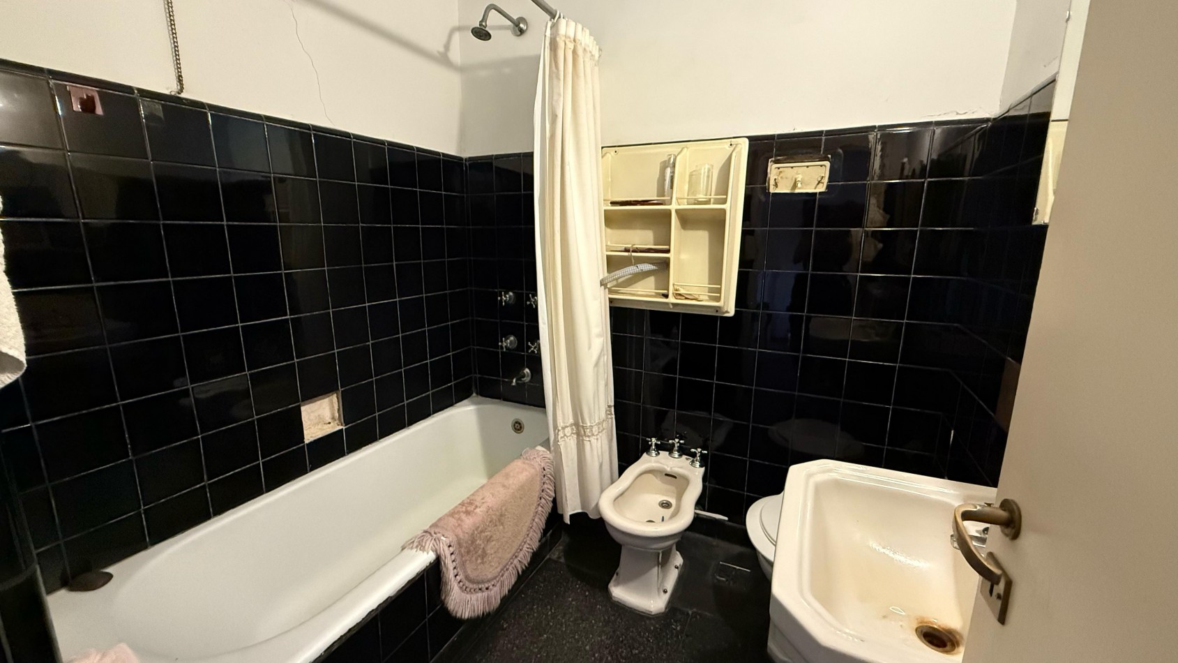 CASA PLANTA ALTA DE 2 DORMITORIOS DE 80M2 Y PATIO EXCLUSIVO