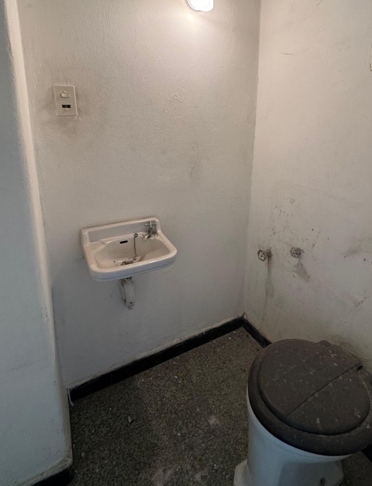 VENTA DEPARTAMENTO  2 o 3 DORMITORIOS EN SAN MARTIN Y GARAY a RECICLAR. OPORTUNIDAD DE INVERSION