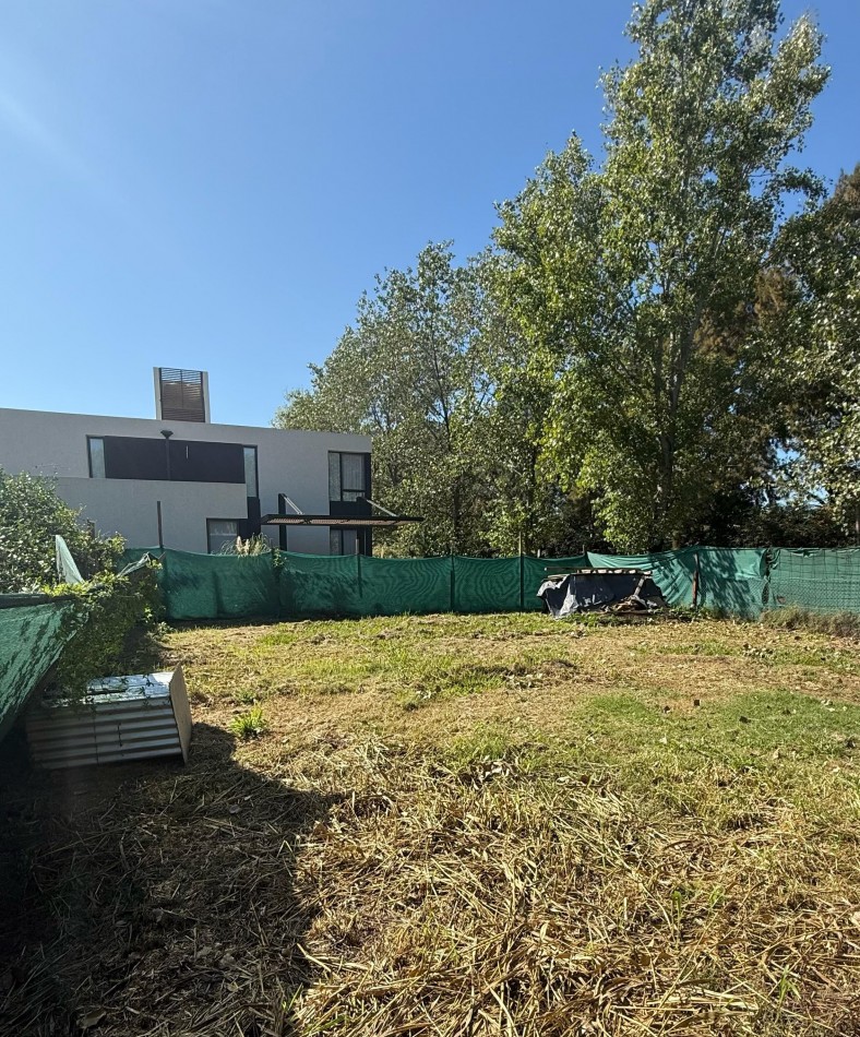 VENTA CASA ATERMINAR EN LOS PASOS 1 BARRIO CERRADO