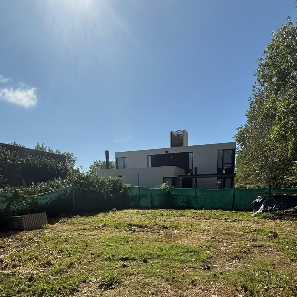 VENTA CASA ATERMINAR EN LOS PASOS 1 BARRIO CERRADO