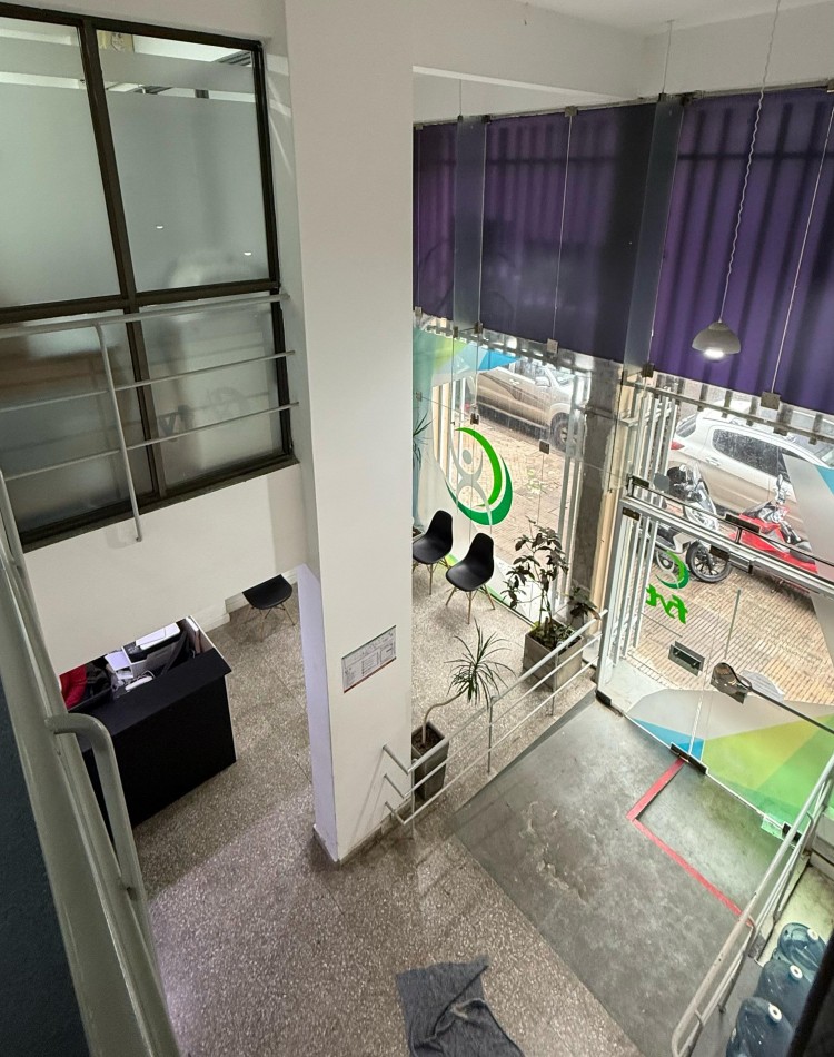 RETASADO LOCAL DE 430 m2 (815 US$/m2) A LA CALLE IDEAL INSTITUCIONES, COWORKING, ABOGADOS, CONSULTORIOS