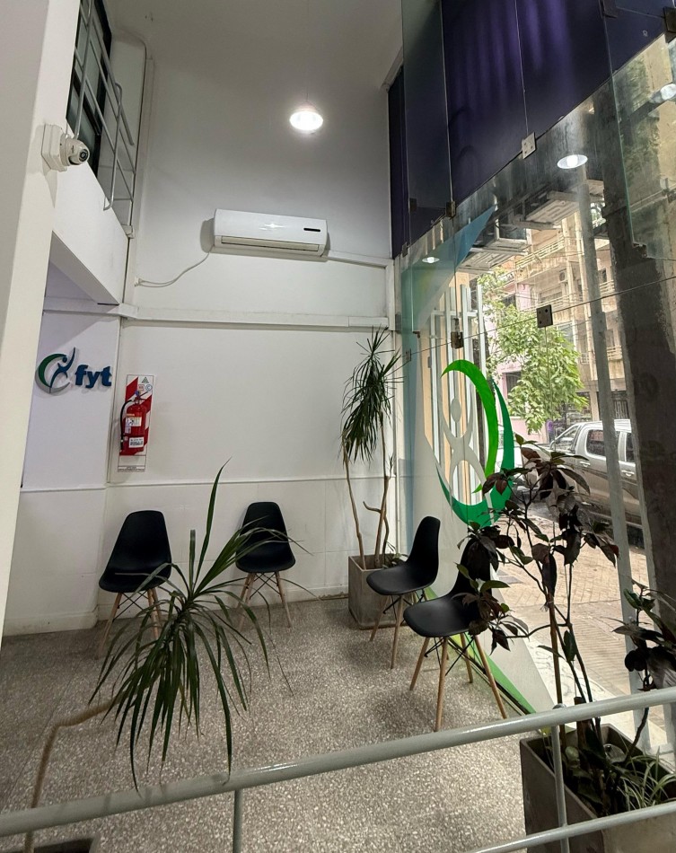 RETASADO LOCAL DE 430 m2 (815 US$/m2) A LA CALLE IDEAL INSTITUCIONES, COWORKING, ABOGADOS, CONSULTORIOS