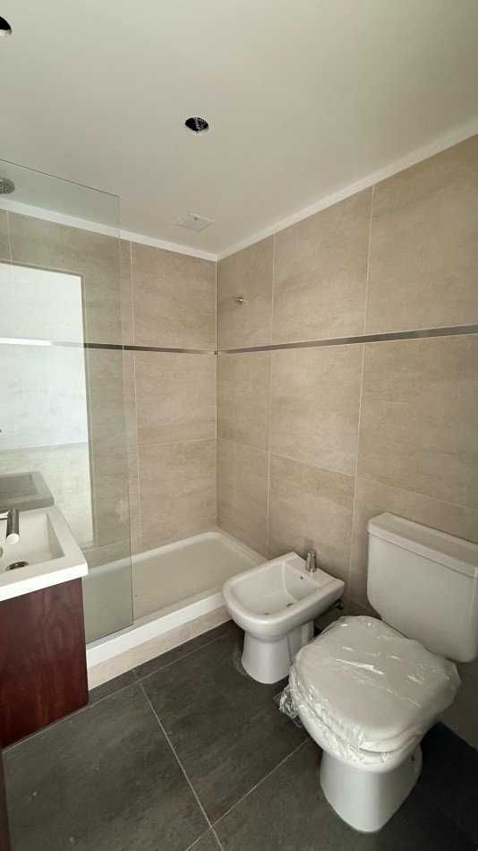 VENTA DEPARTAMENTOS OV. LAGOS Y MENDOZA 1 DORMITORIO Y MONOAMBIENTE CON TERRAZA EXCLUSIVA. POSIBILIDAD DE COCHERAS