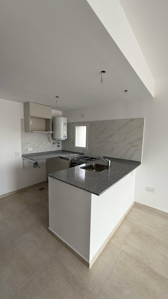 VENTA DEPARTAMENTOS OV. LAGOS Y MENDOZA 1 DORMITORIO Y MONOAMBIENTE CON TERRAZA EXCLUSIVA. POSIBILIDAD DE COCHERAS