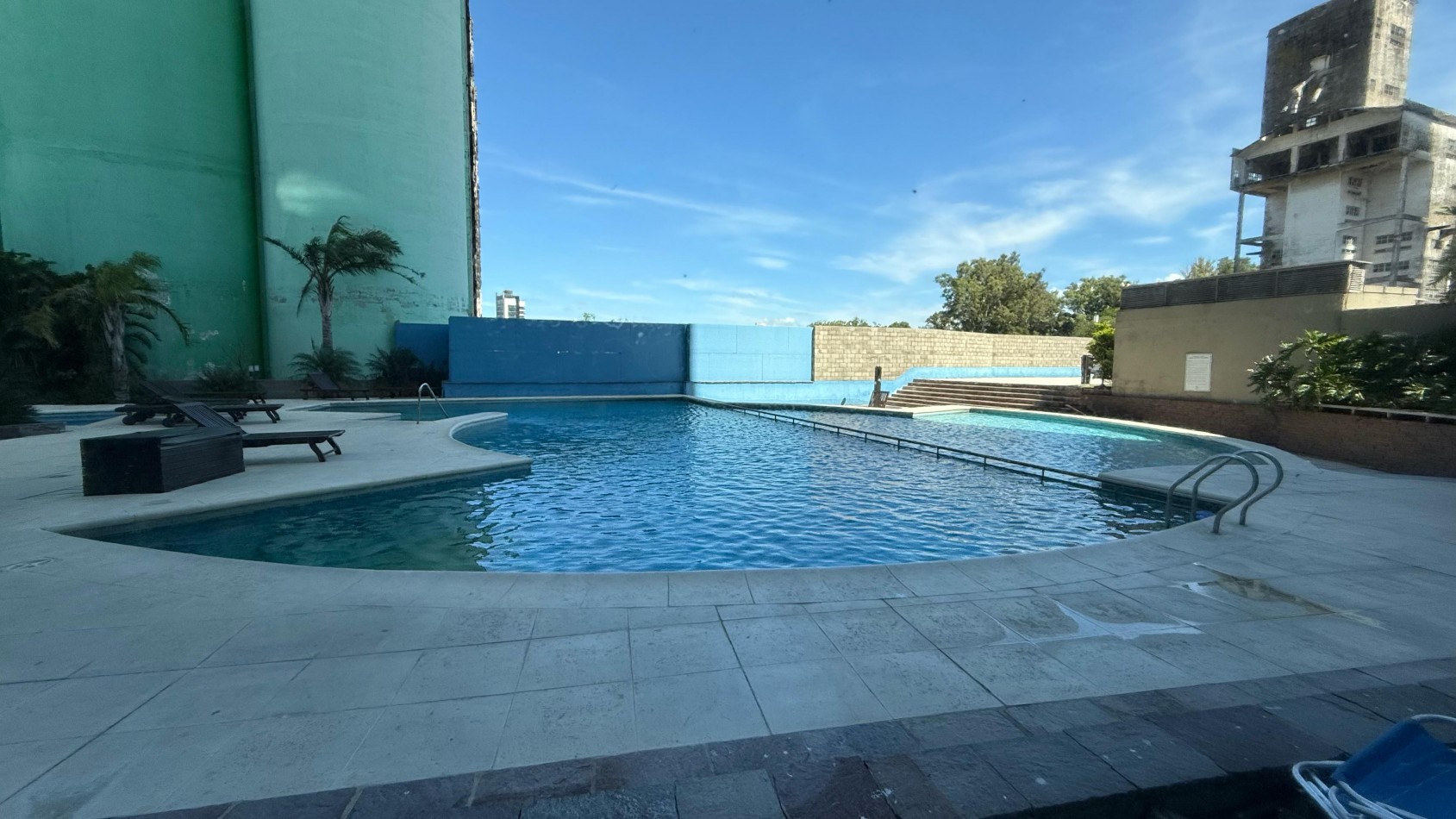 DEPARTAMENTO EN MAUI TERMINADO PISO 22 DE 1 DORMITORIO CON BALCON AL RIO Y COCHERA