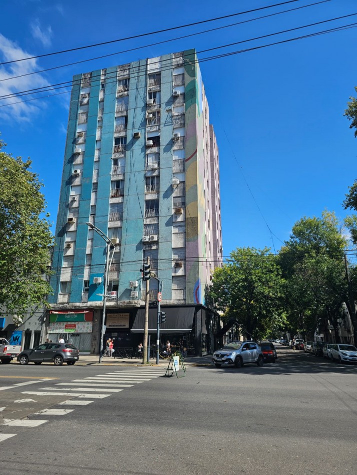 VENTA DEPARTAMENTO  2 o 3 DORMITORIOS EN SAN MARTIN Y GARAY a RECICLAR. OPORTUNIDAD DE INVERSION