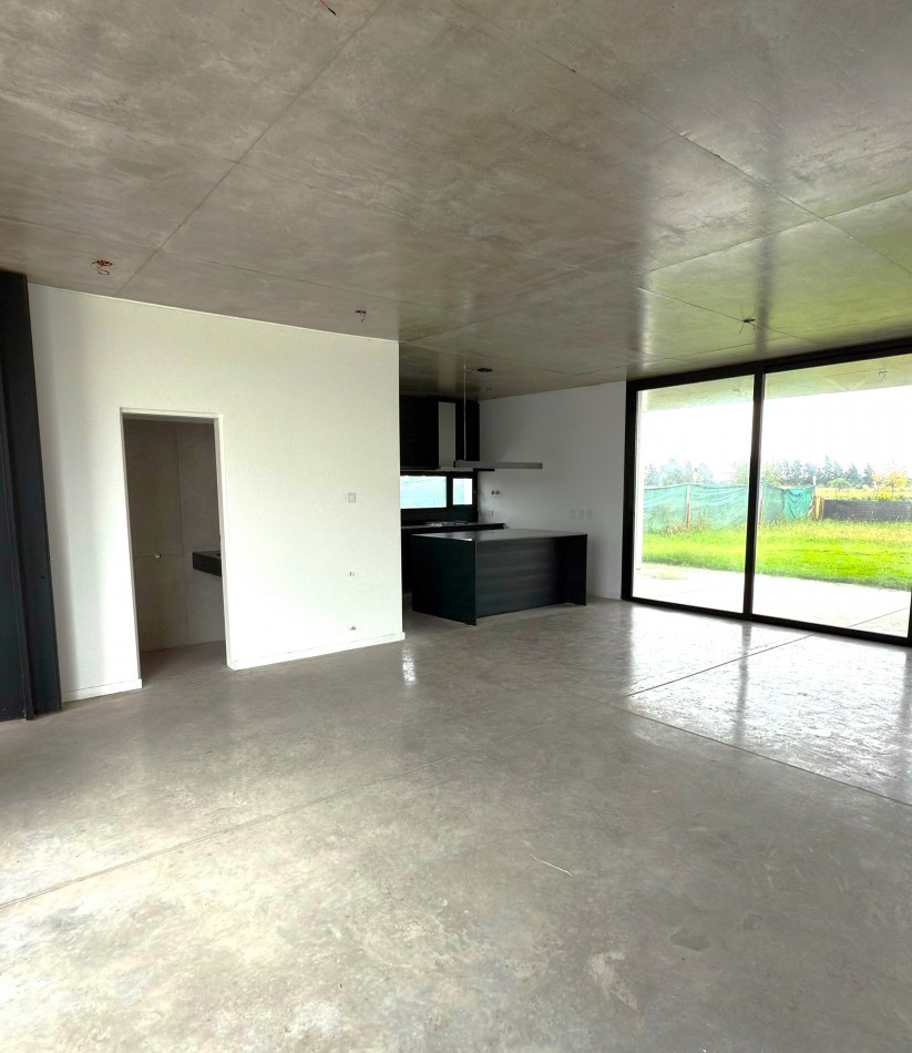 VENTA CASA A ESTRENAR DE 3 DORMITORIOS, 3 BAÑOS, 200M2 CONSTRUIDOS, 800M2 TERRENO