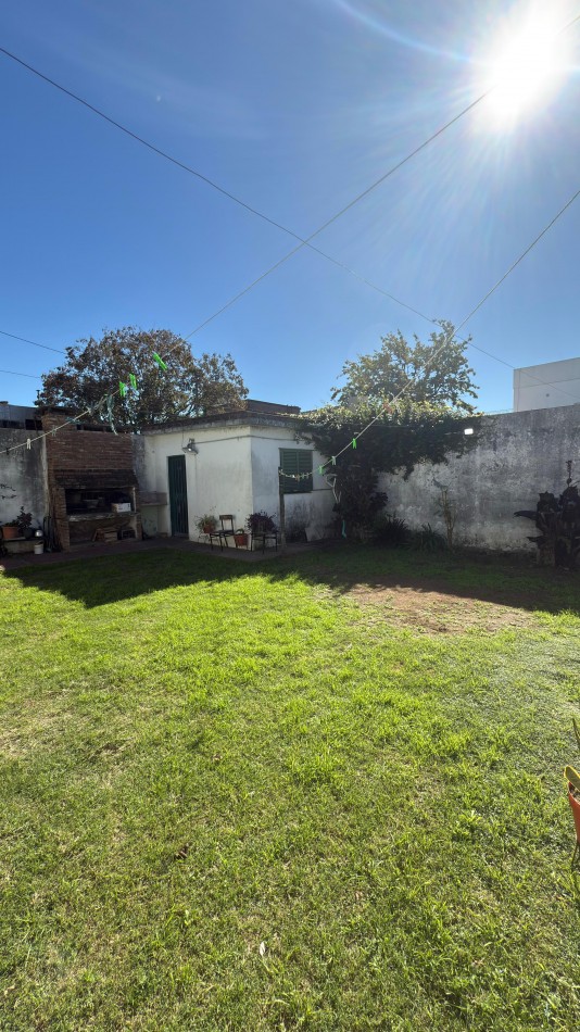 VENTA CASA TODA PLANTA BAJA CON LOCAL A LA CALLE