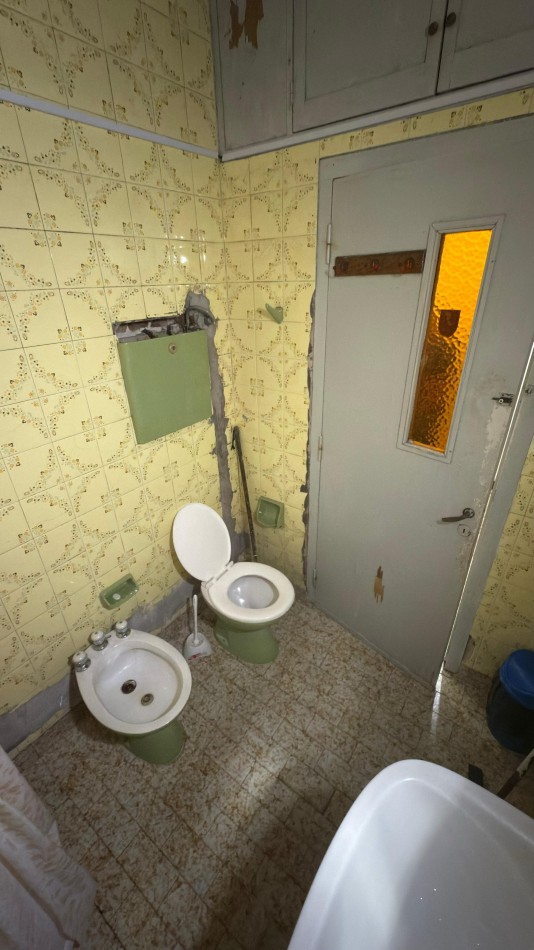 VENTA CASA TODA PLANTA BAJA CON LOCAL A LA CALLE