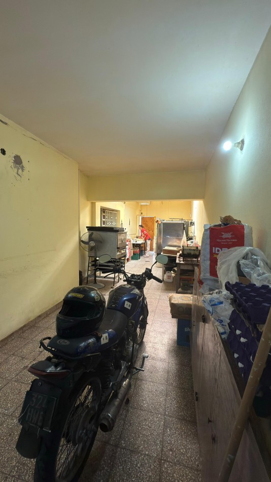 VENTA CASA TODA PLANTA BAJA CON LOCAL A LA CALLE