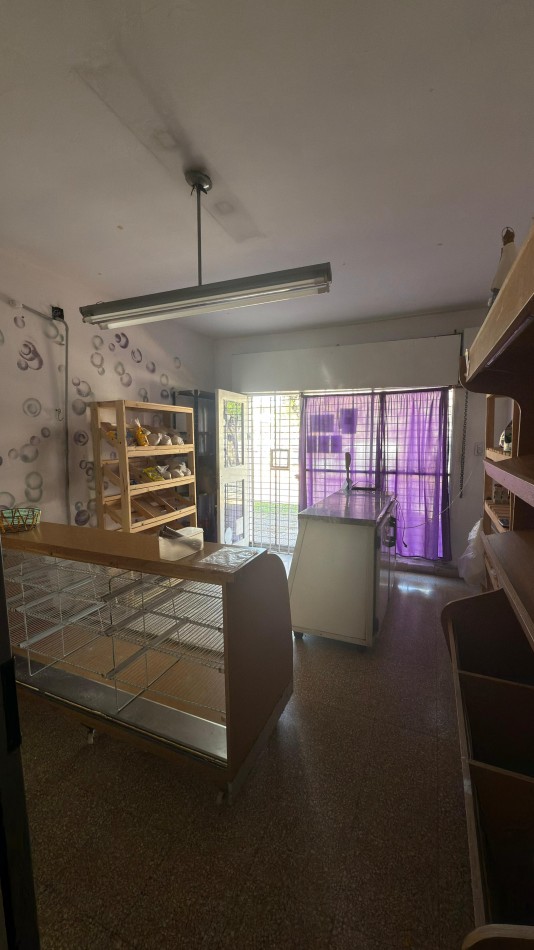 VENTA CASA TODA PLANTA BAJA CON LOCAL A LA CALLE