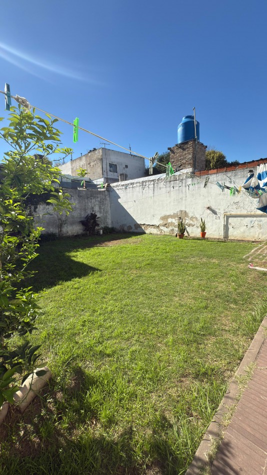 VENTA CASA TODA PLANTA BAJA CON LOCAL A LA CALLE