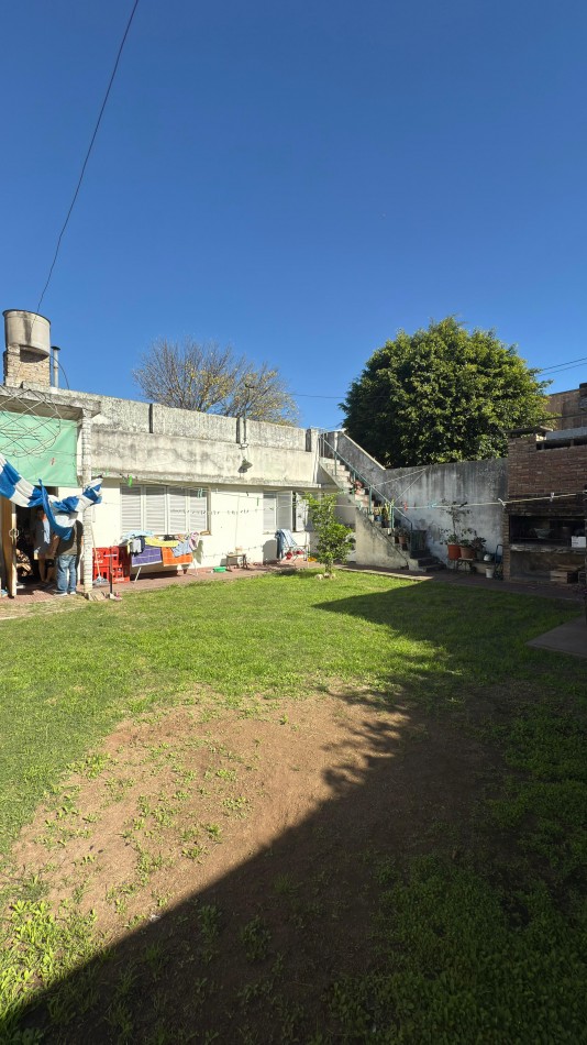 VENTA CASA TODA PLANTA BAJA CON LOCAL A LA CALLE