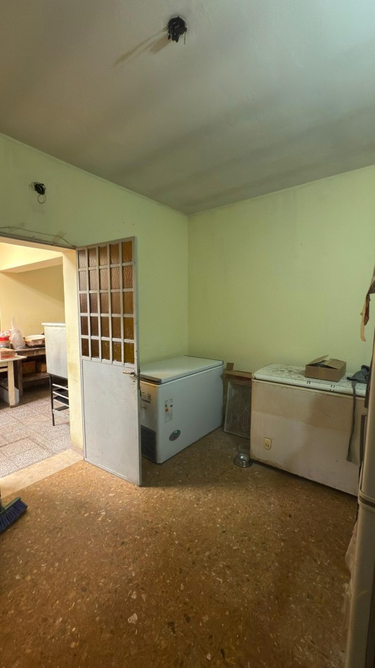 VENTA CASA TODA PLANTA BAJA CON LOCAL A LA CALLE