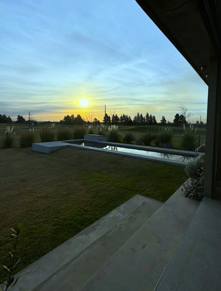 VENTA CASA COUNTRY LOS PASOS GOLF DE 3 DORMITORIOS 