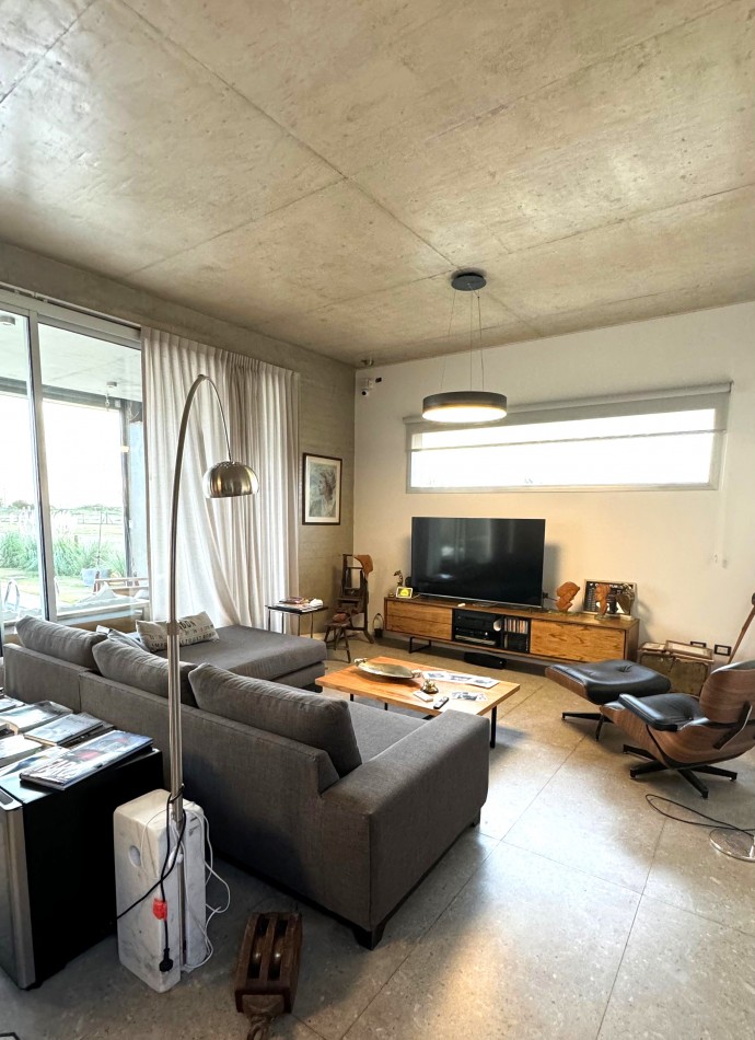 VENTA CASA COUNTRY LOS PASOS GOLF DE 3 DORMITORIOS 