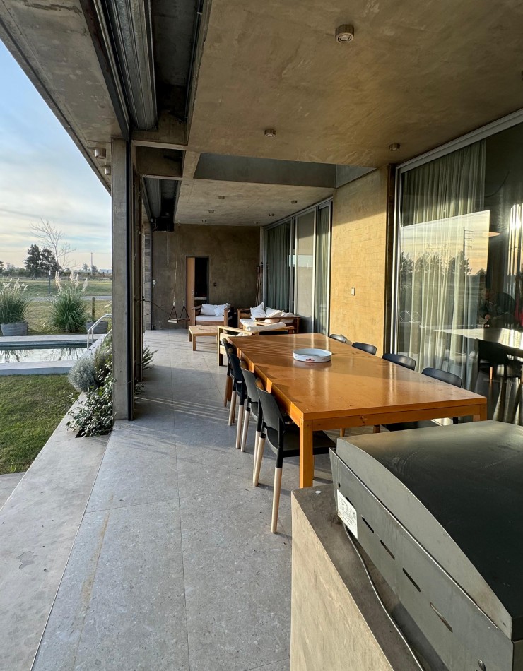 VENTA CASA COUNTRY LOS PASOS GOLF DE 3 DORMITORIOS 